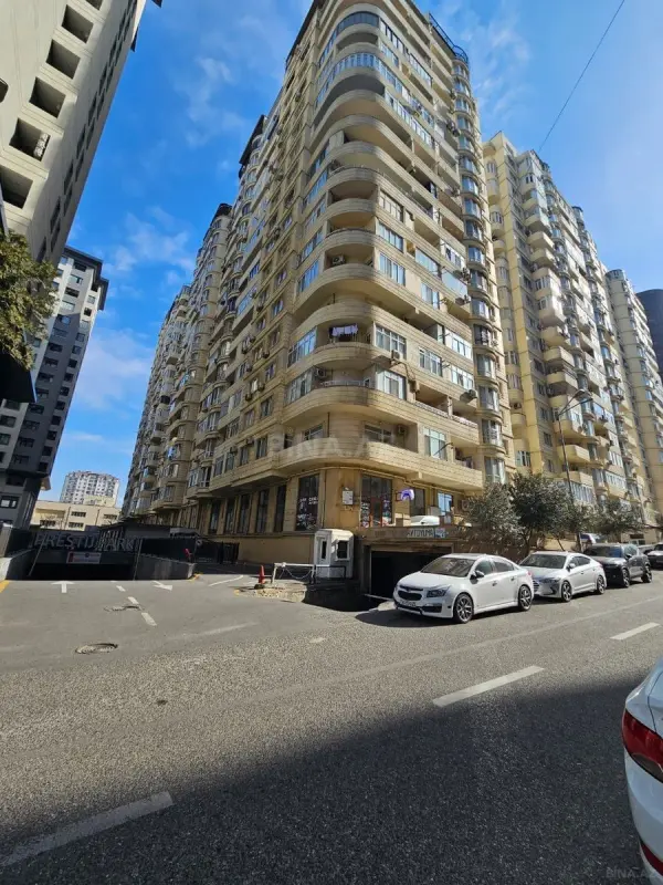 Satılır 3 otaqlı mənzil 101 m²