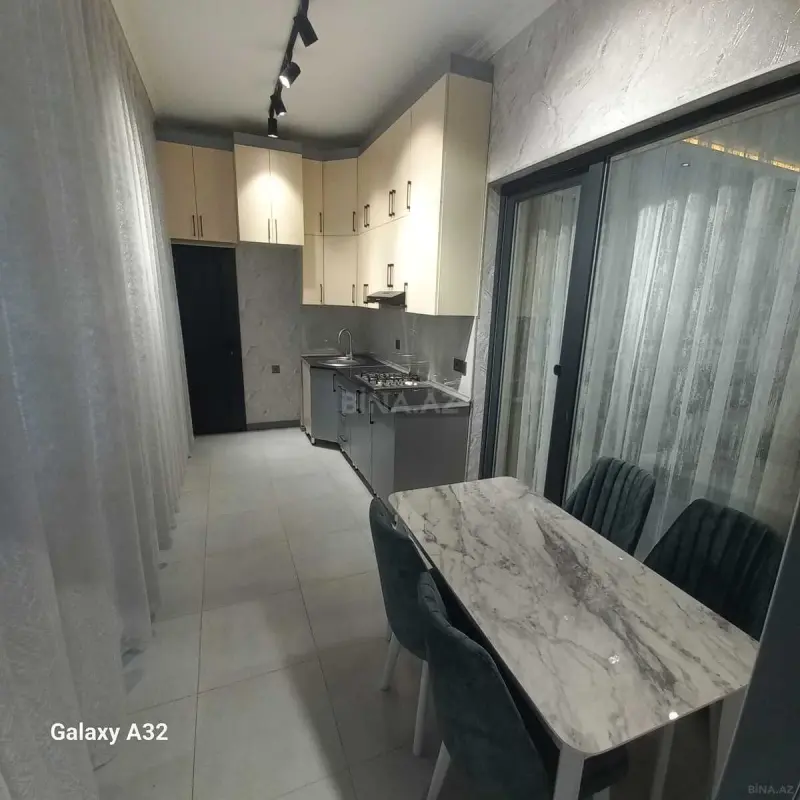 Kirayə verilir 3 otaqlı mənzil 83 m²