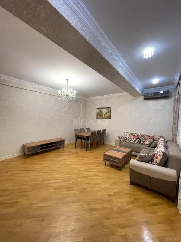Kirayə verilir 3 otaqlı mənzil 150 m²
