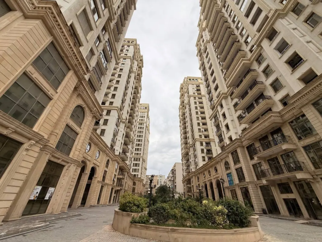Kirayə verilir 2 otaqlı mənzil 70 m²