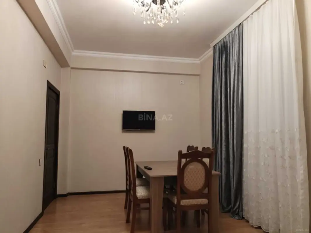 Kirayə verilir 2 otaqlı mənzil 72 m²