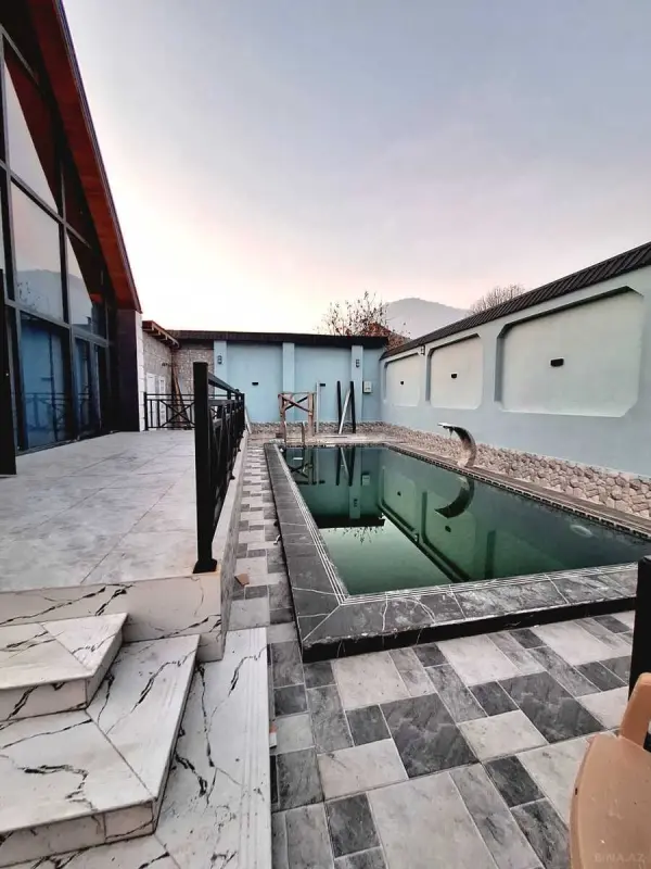 Satılır 4 otaqlı həyət evi 260 m²