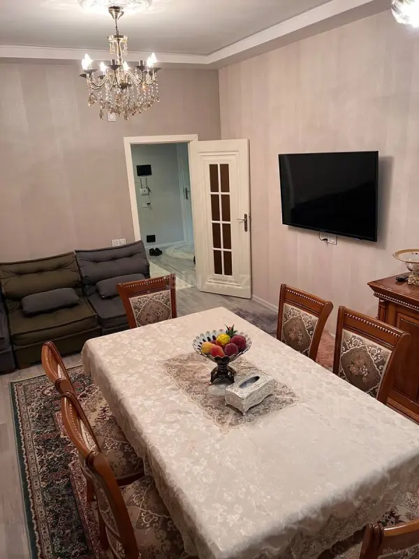 Kirayə verilir 2 otaqlı mənzil 90 m²