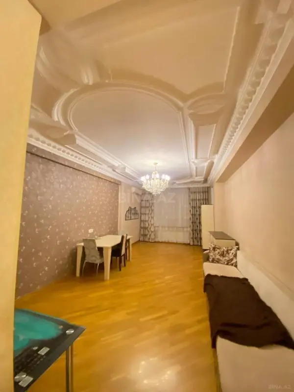 Kirayə verilir 4 otaqlı mənzil 180 m²
