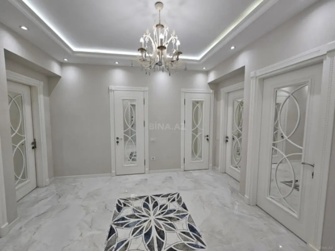 Satılır 3 otaqlı mənzil 110 m²