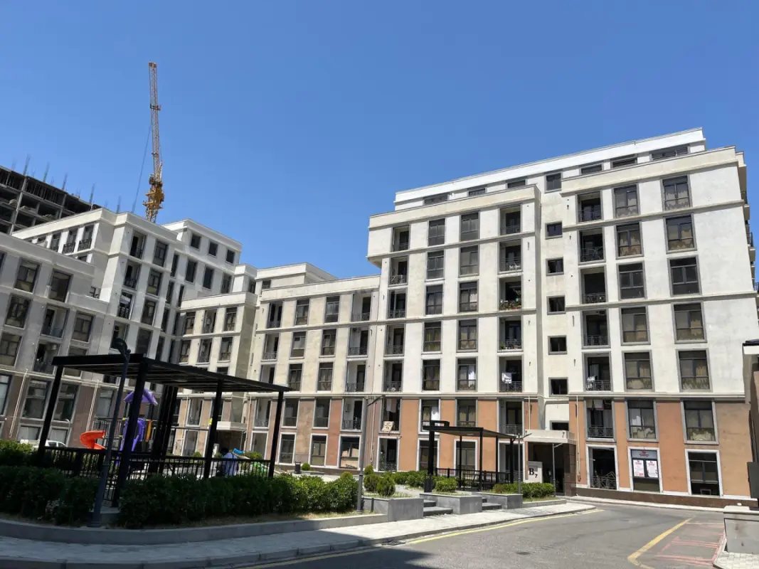 Satılır 2 otaqlı mənzil 76 m²