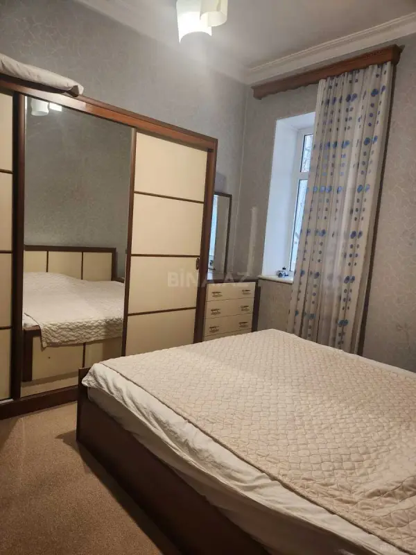 Kirayə verilir 2 otaqlı mənzil 65 m²