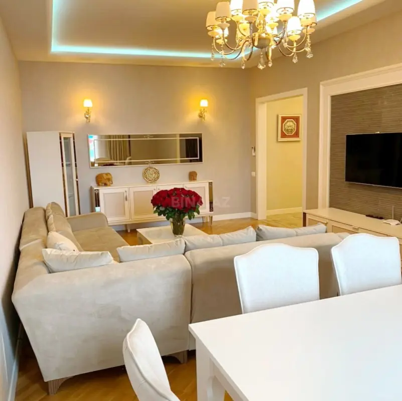 Kirayə verilir 2 otaqlı mənzil 103 m²
