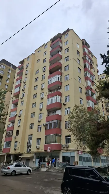 Satılır 4 otaqlı mənzil 150 m²
