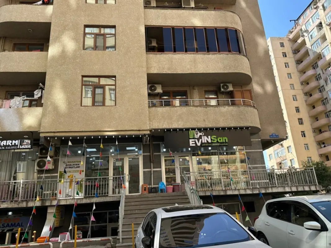 Satılır obyekt 2050 m²