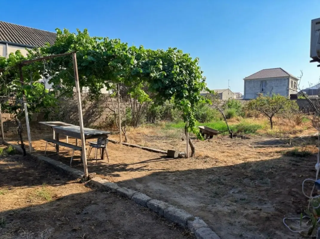 Satılır 4 otaqlı həyət evi 180 m²