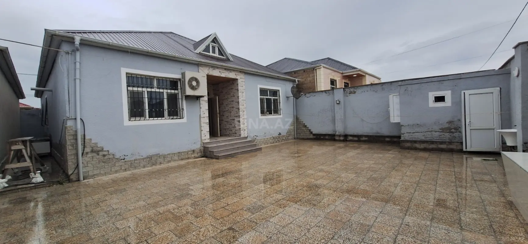 Satılır 4 otaqlı həyət evi 145 m²