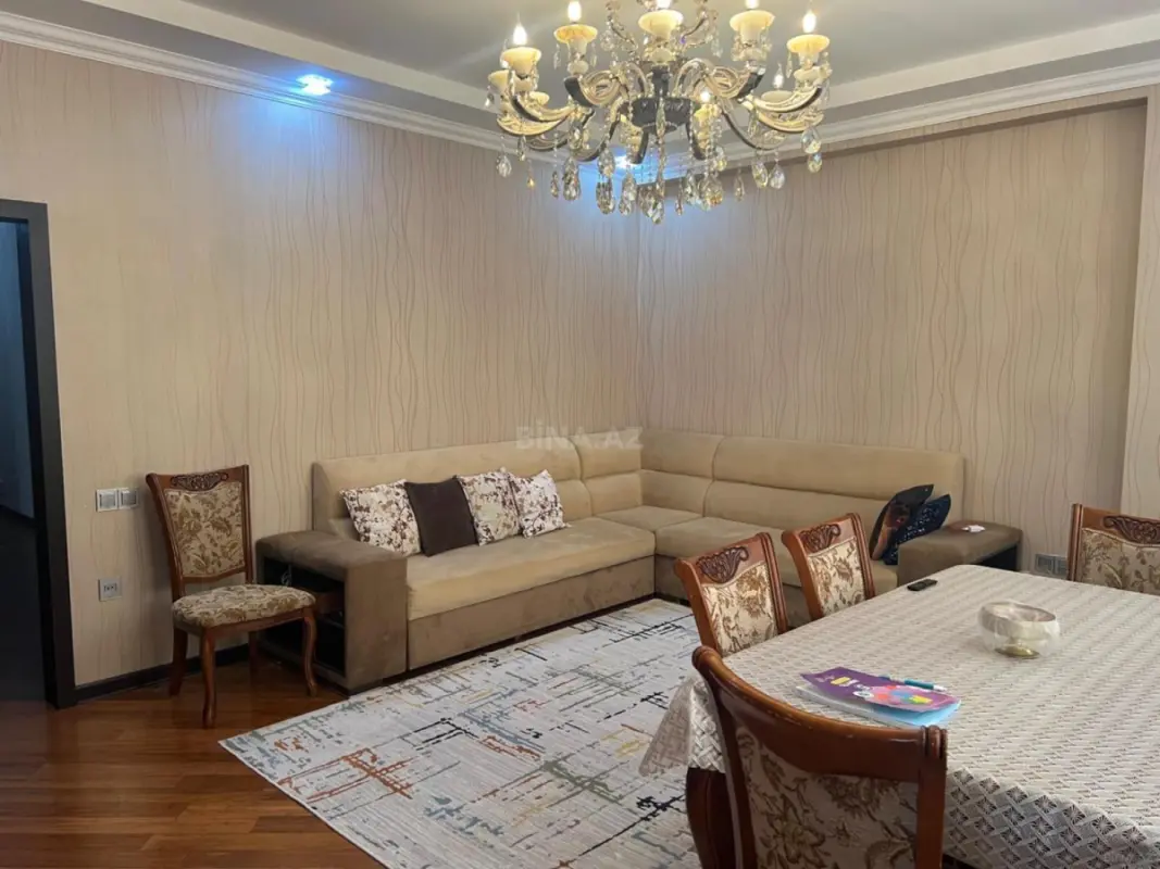 Satılır 3 otaqlı mənzil 130 m²