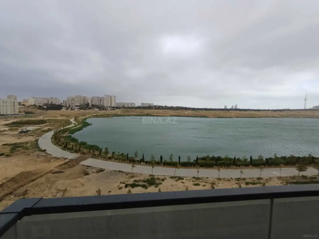 Satılır 4 otaqlı mənzil 121.2 m²