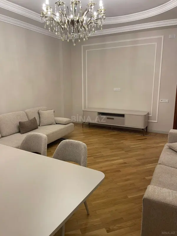 Kirayə verilir 2 otaqlı mənzil 92 m²