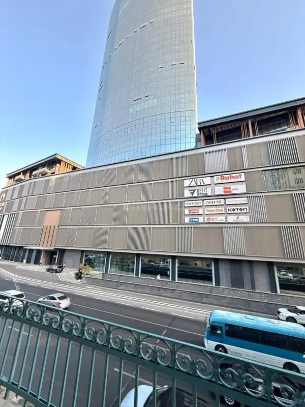 Kirayə verilir 2 otaqlı mənzil 80 m²