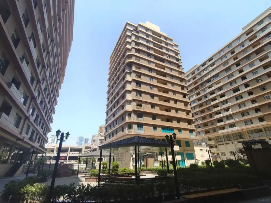 Satılır 3 otaqlı mənzil 132 m²