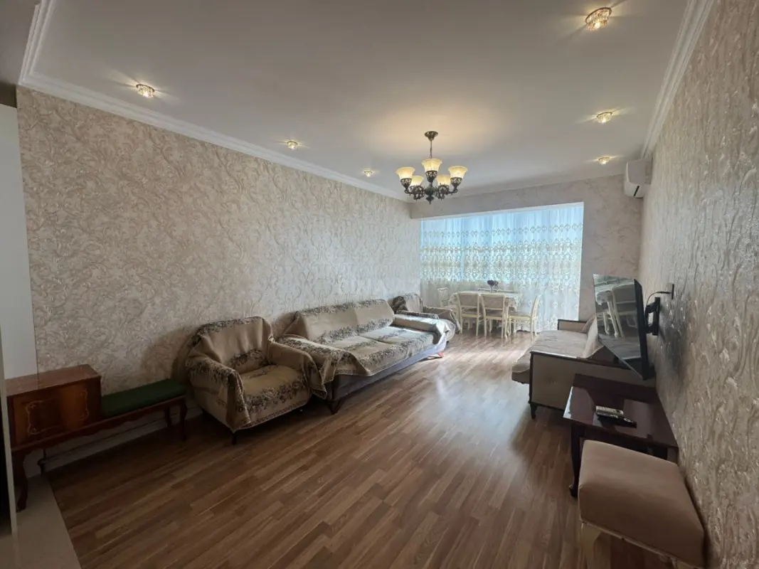 Kirayə verilir 2 otaqlı mənzil 67 m²