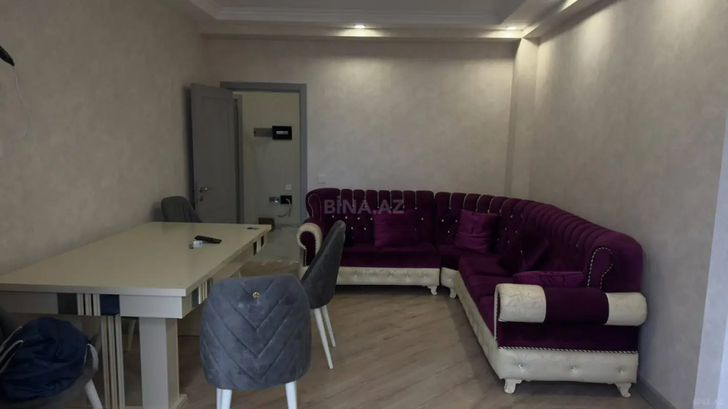 Kirayə verilir 2 otaqlı mənzil 68 m²