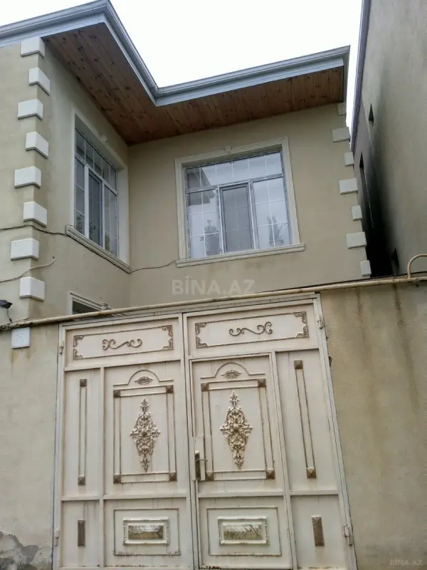 Satılır 5 otaqlı həyət evi 200 m²