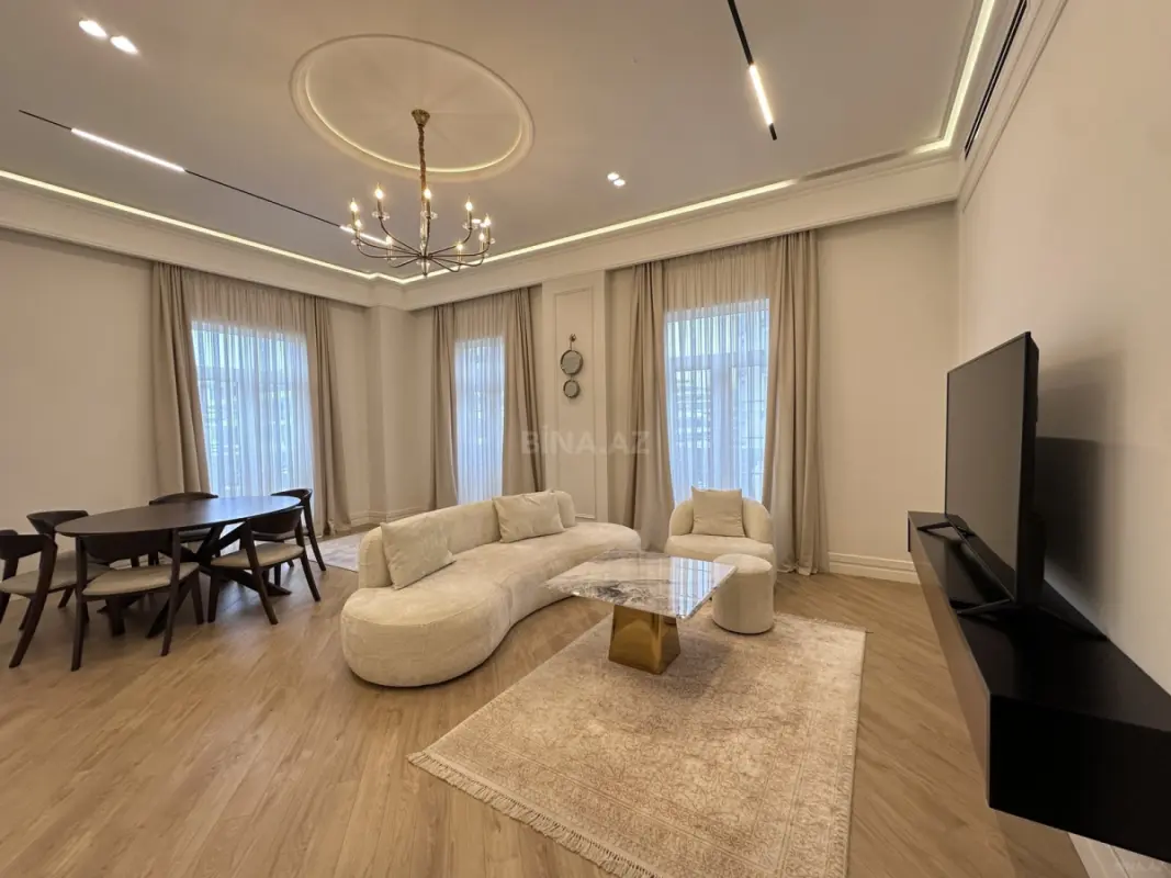 Kirayə verilir 5 otaqlı mənzil 180 m²