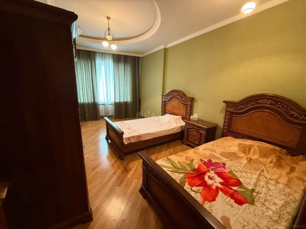 Kirayə verilir 4 otaqlı mənzil 250 m²