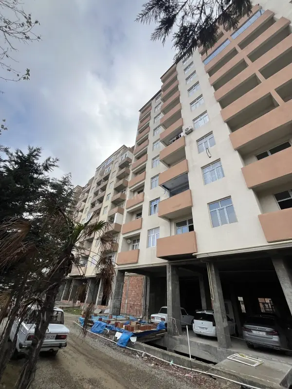 Satılır 3 otaqlı mənzil 133 m²