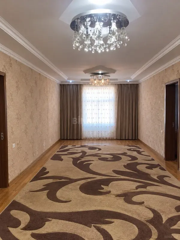 Satılır 9 otaqlı həyət evi 272 m²