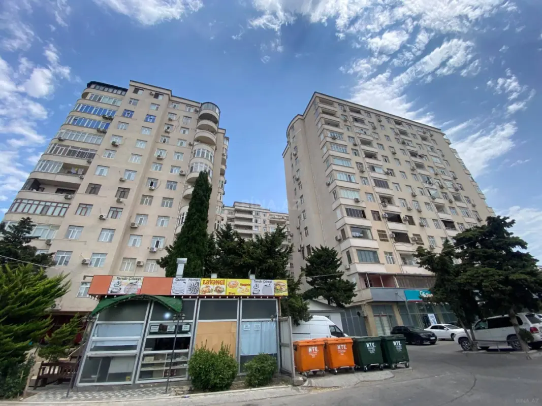 Satılır 3 otaqlı mənzil 107 m²