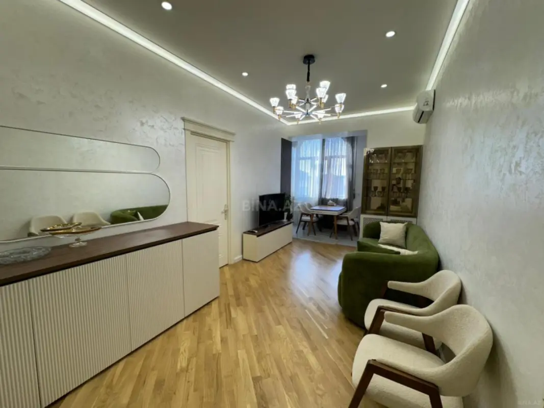 Kirayə verilir 2 otaqlı mənzil 95 m²