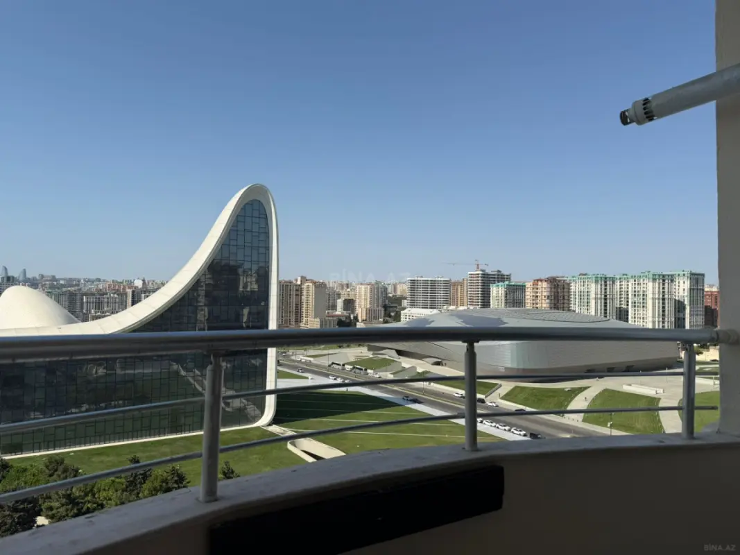 Satılır 3 otaqlı mənzil 95 m²