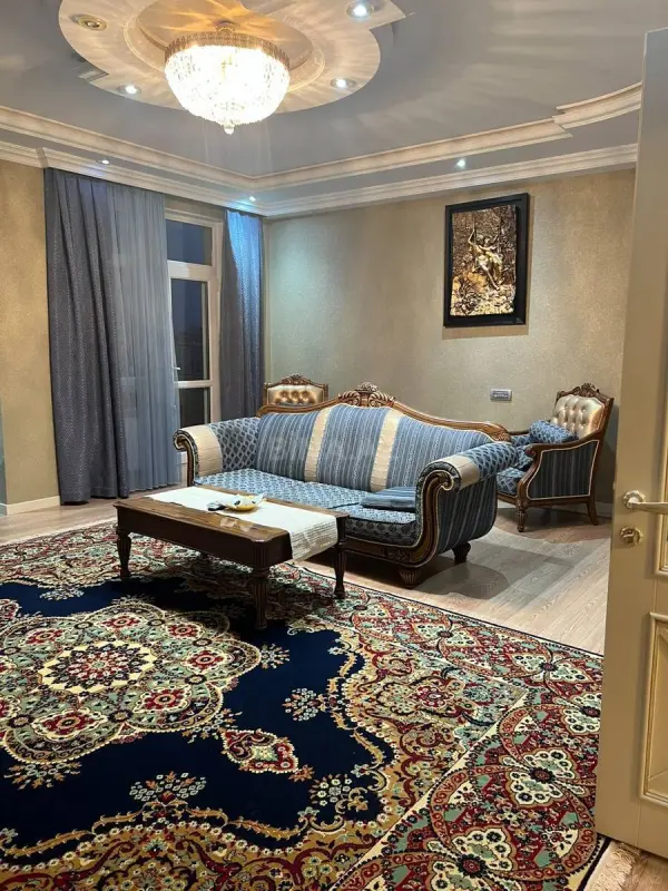 Satılır 4 otaqlı mənzil 170 m²