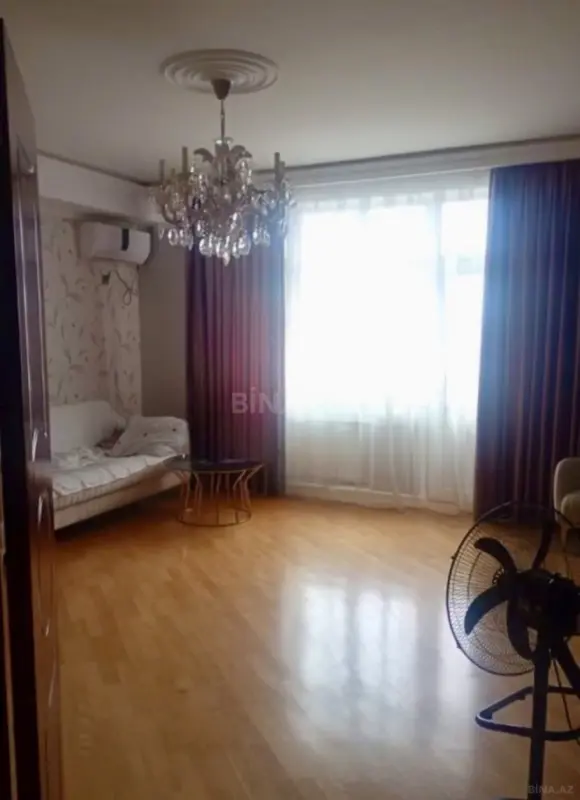 Kirayə verilir 3 otaqlı mənzil 130 m²