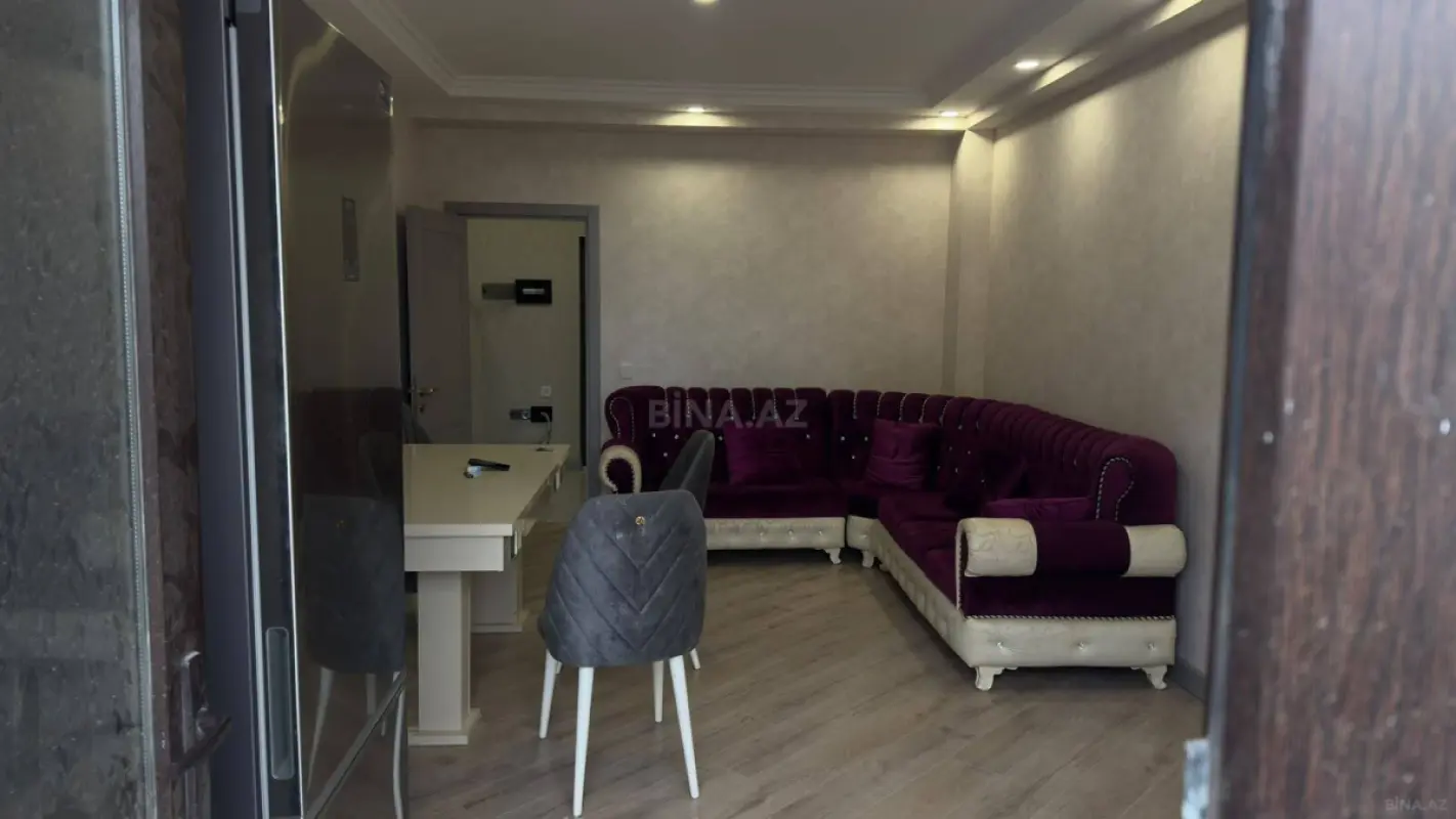 Kirayə verilir 2 otaqlı mənzil 68 m²