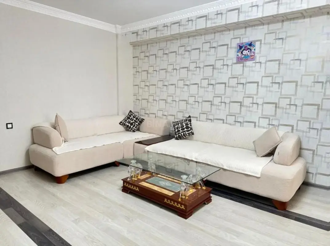 Kirayə verilir 2 otaqlı mənzil 80 m²