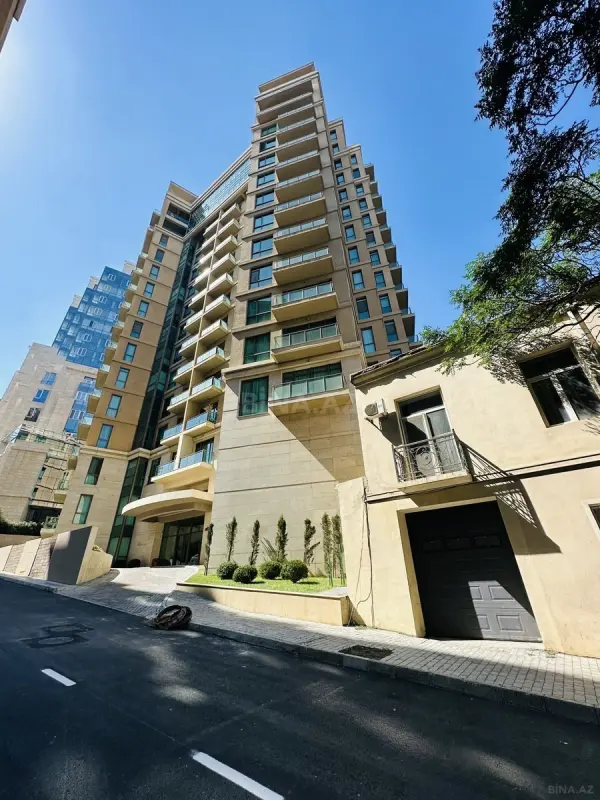 Kirayə verilir 5 otaqlı mənzil 180 m²