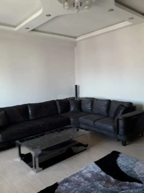 Kirayə verilir 2 otaqlı mənzil 102 m²