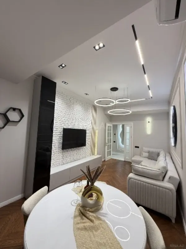 Satılır 2 otaqlı mənzil 80 m²