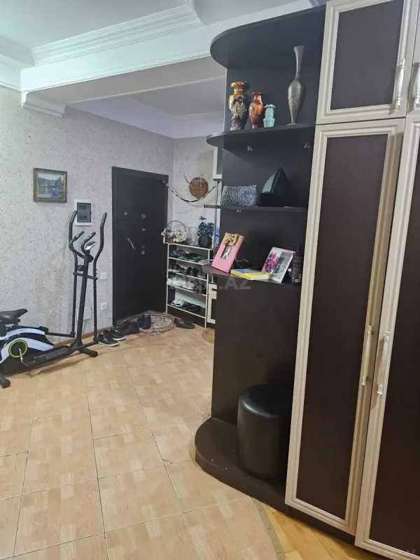 Satılır 3 otaqlı mənzil 125 m²