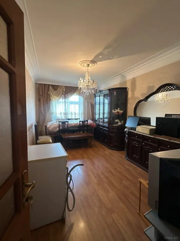 Satılır 5 otaqlı mənzil 100 m²