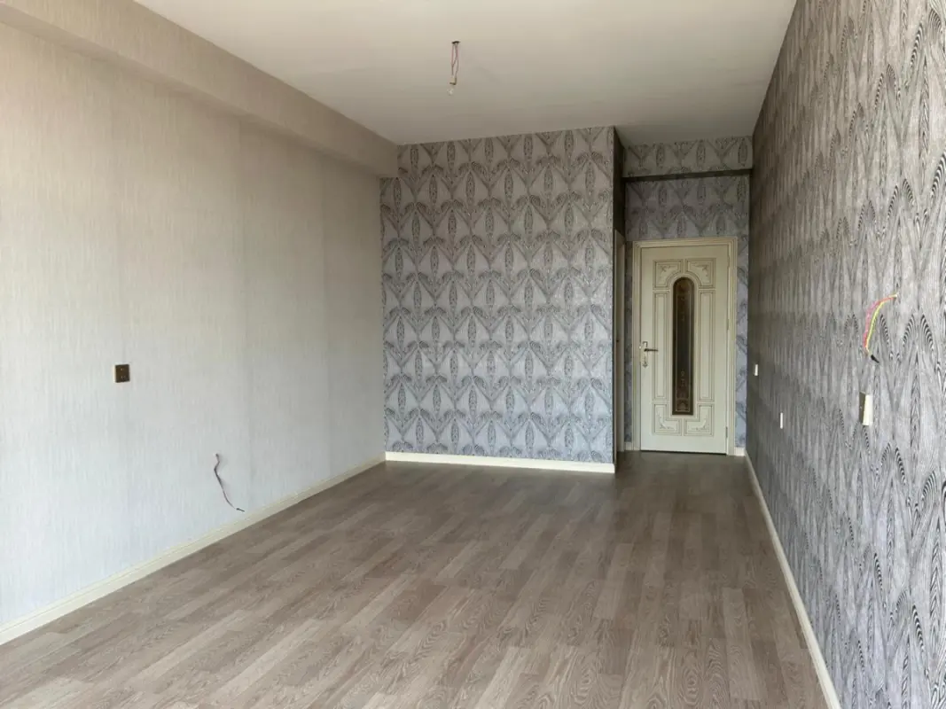 Satılır 4 otaqlı mənzil 170.7 m²