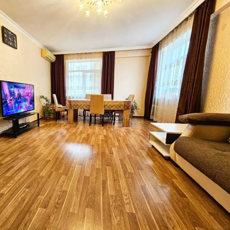 Satılır 3 otaqlı mənzil 120 m²