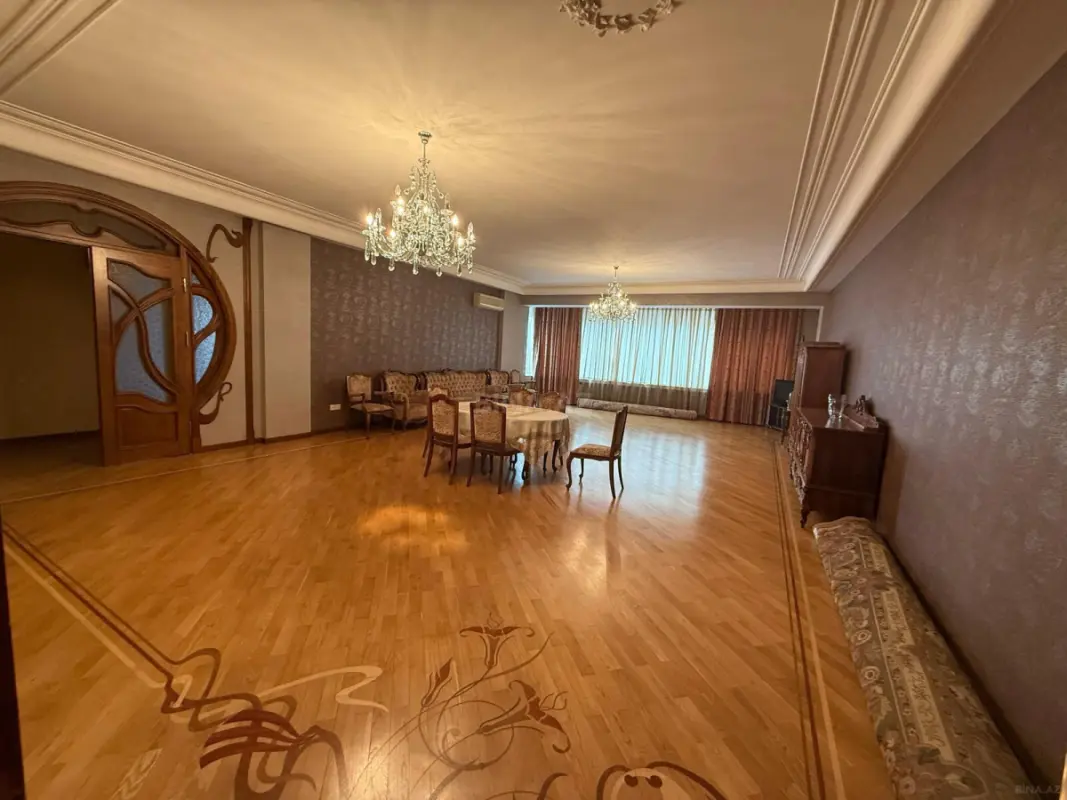 Kirayə verilir 5 otaqlı mənzil 260 m²