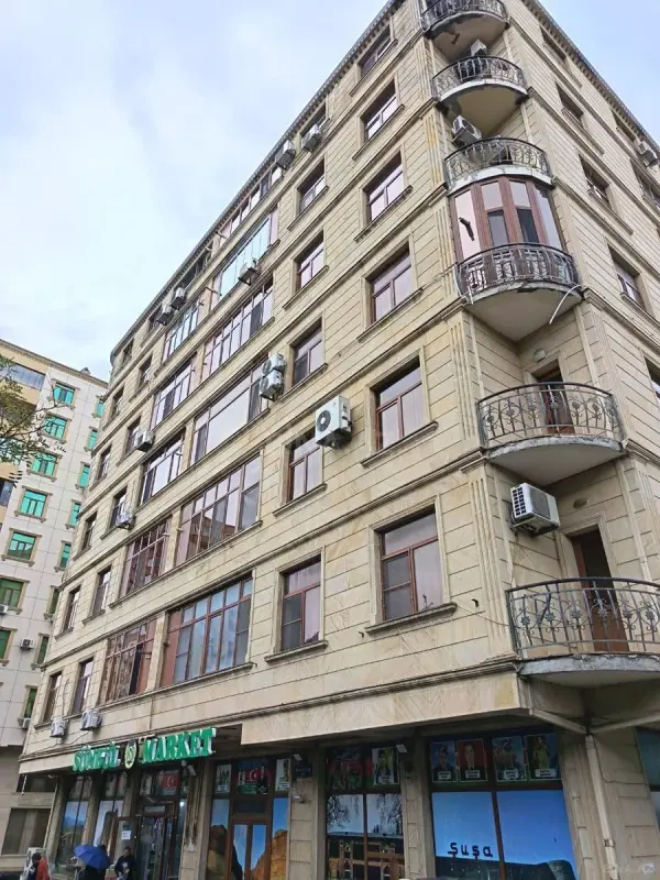 Satılır 3 otaqlı mənzil 116 m²