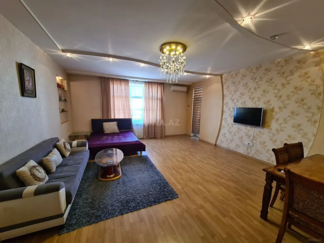 Kirayə verilir 2 otaqlı mənzil 104 m²
