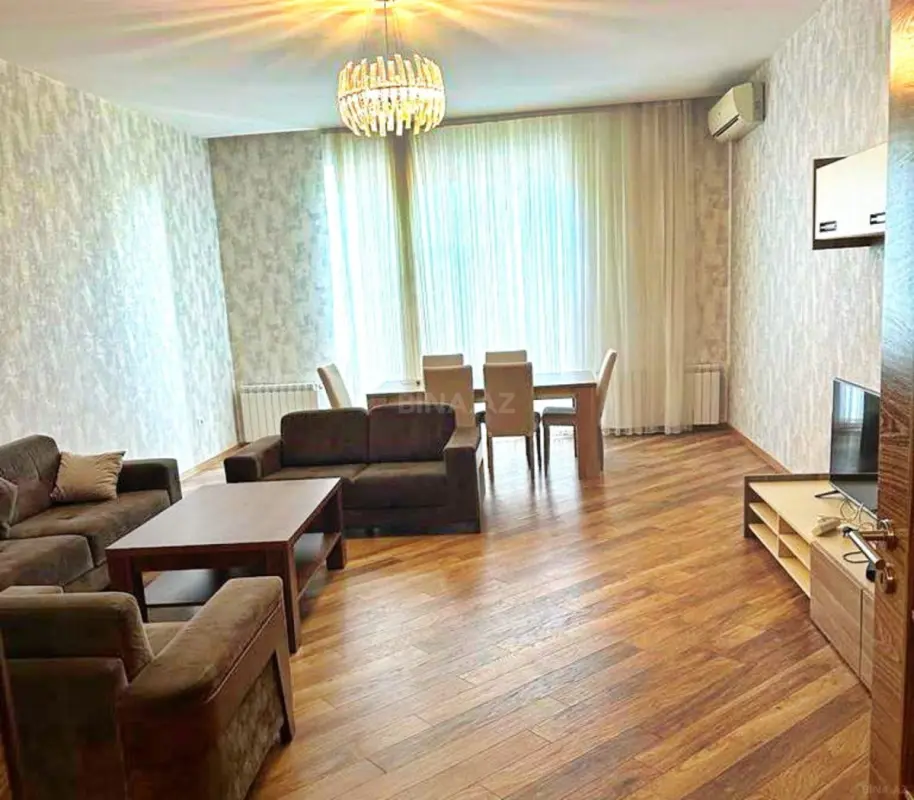 Satılır 4 otaqlı mənzil 185 m²
