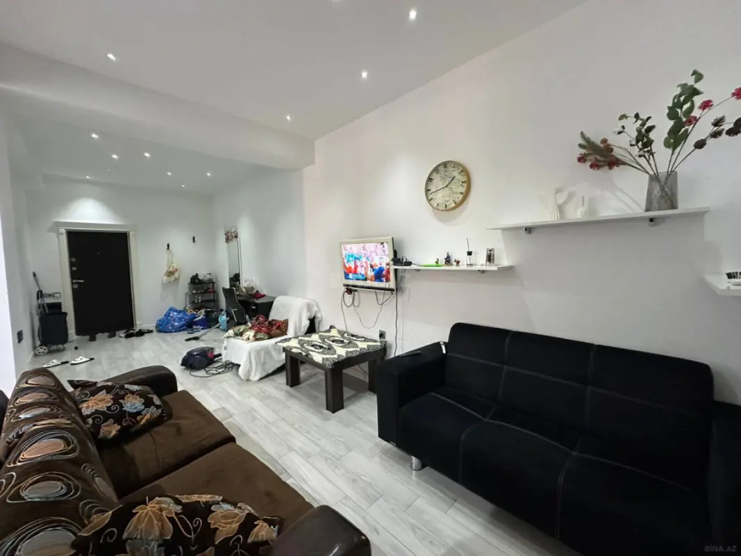 Kirayə verilir 2 otaqlı mənzil 150 m²