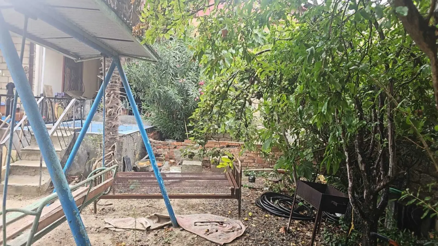 Satılır 5 otaqlı həyət evi 140 m²
