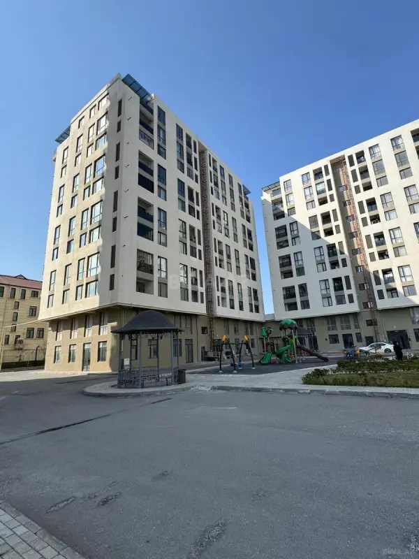 Satılır 4 otaqlı mənzil 110 m²