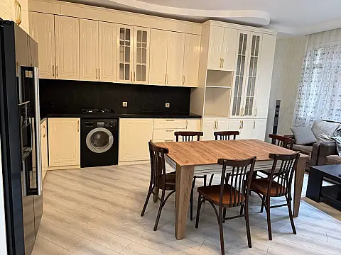 Kirayə verilir 5 otaqlı həyət evi 300 m² — Bakı, İnşaatçılar 5 otaq 300.00 m²